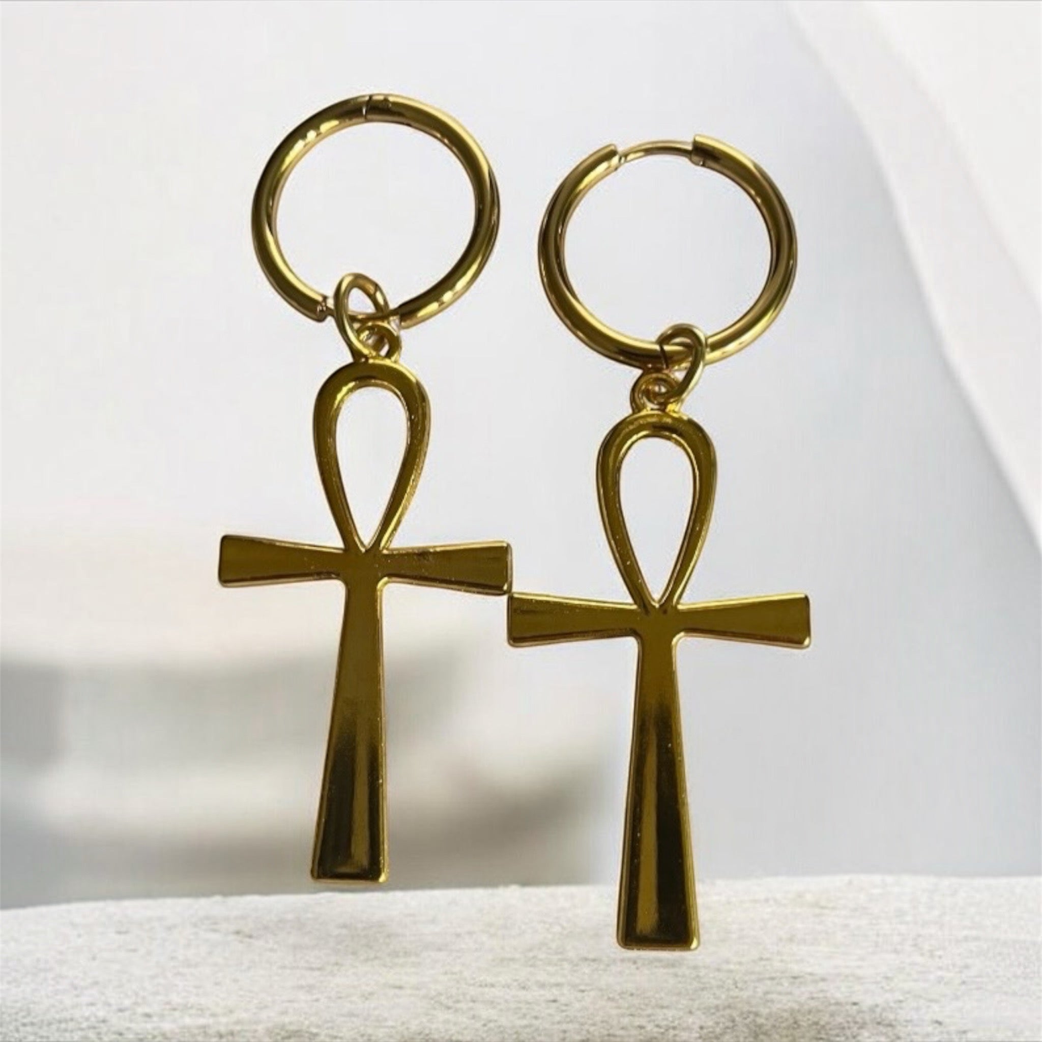 Creolen mit Kreuz Gold – Stilvolle Statement Ohrringe