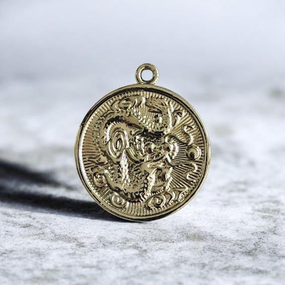 Paperclip-Kette mit Drachen Coin Anhänger – Minimalistischer Statement-Schmuck