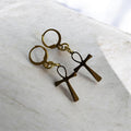 Ankh Kreuz Ohrringe Gold & Klappbrisur