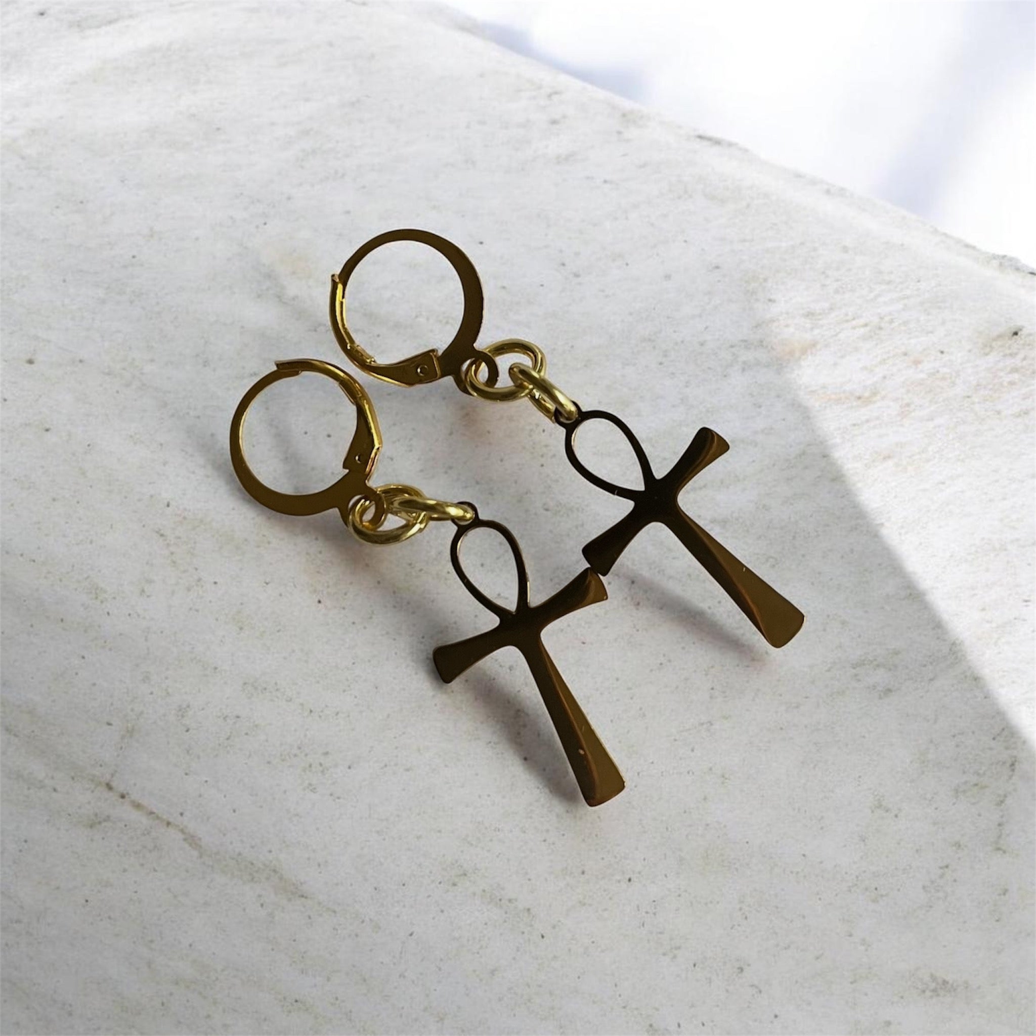 Ankh Kreuz Ohrringe Gold & Klappbrisur